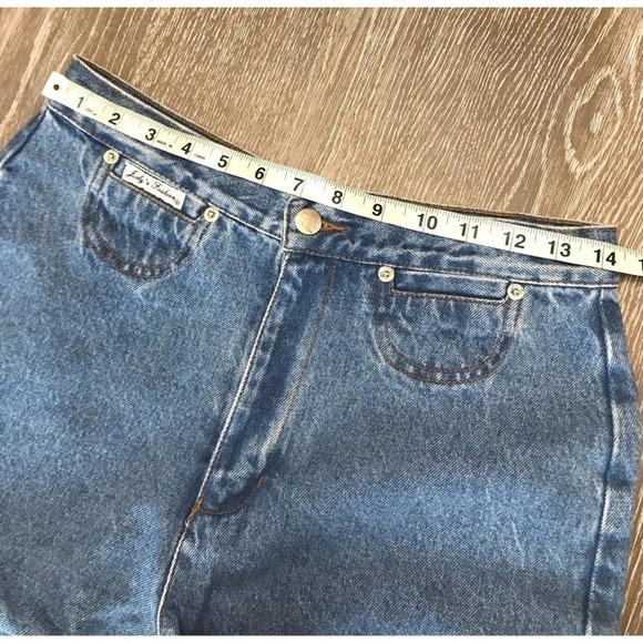 Judy’s Fashion, Medium Wash Flare Leg Jeans - Picture 4 of 6